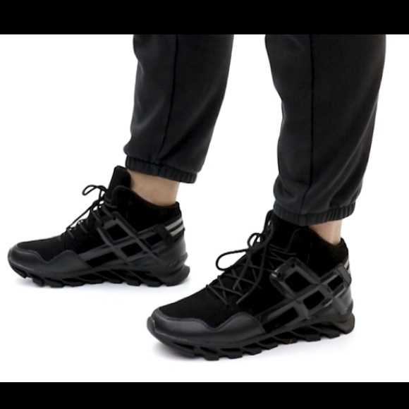 mens high top athletic shoes